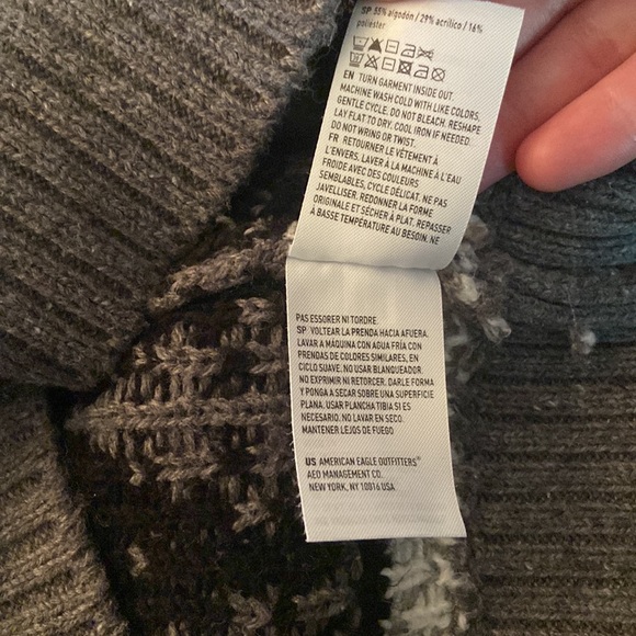 Men’s Grey American Eagle Size XL Holiday Sweater - Picture 5 of 7